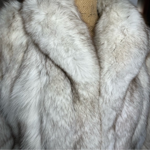 Lichtenstein Women’s FUR COAT With Hat - Picture 5 of 8